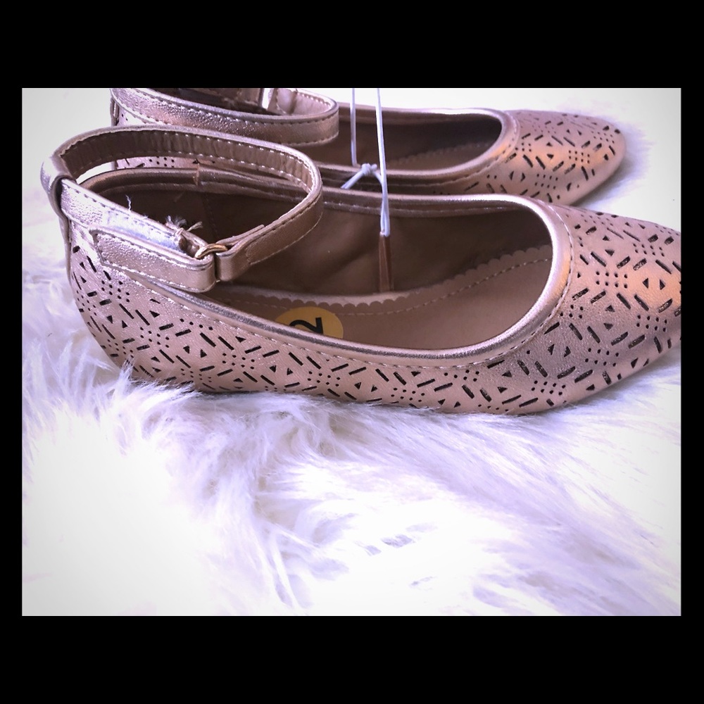Girls’ Gold Flats